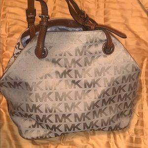 Micheal kors purse, Brand new !